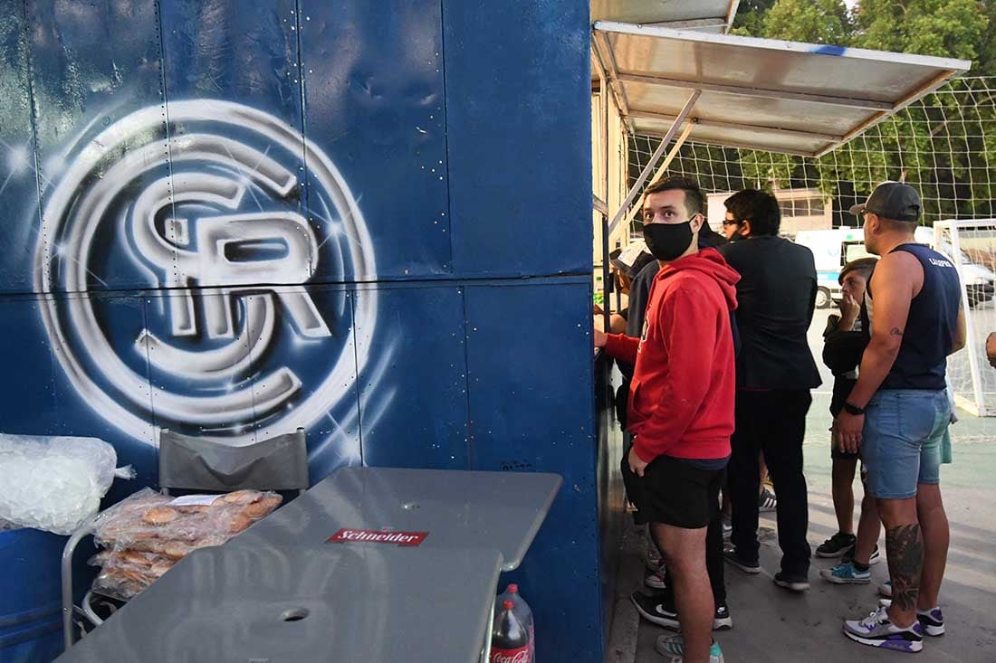 Futbol Primera Nacional, Independiente Rivadavia vs. Browm.
Foto  José Gutierrez