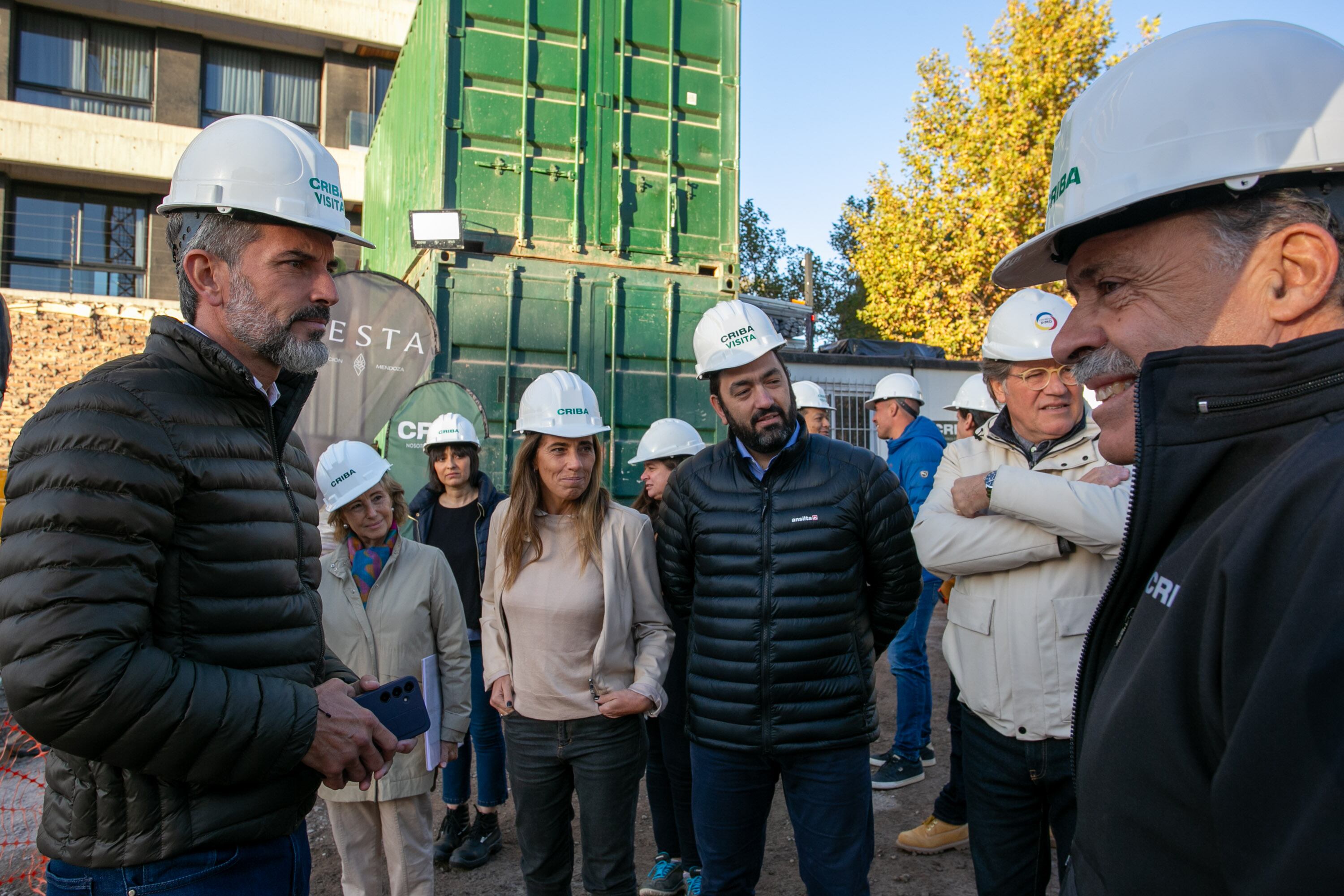 Ulpiano Suarez recorrió la construcción del edificio Vesta en la Quinta Sección. Foto: Mendoza Ciudad.