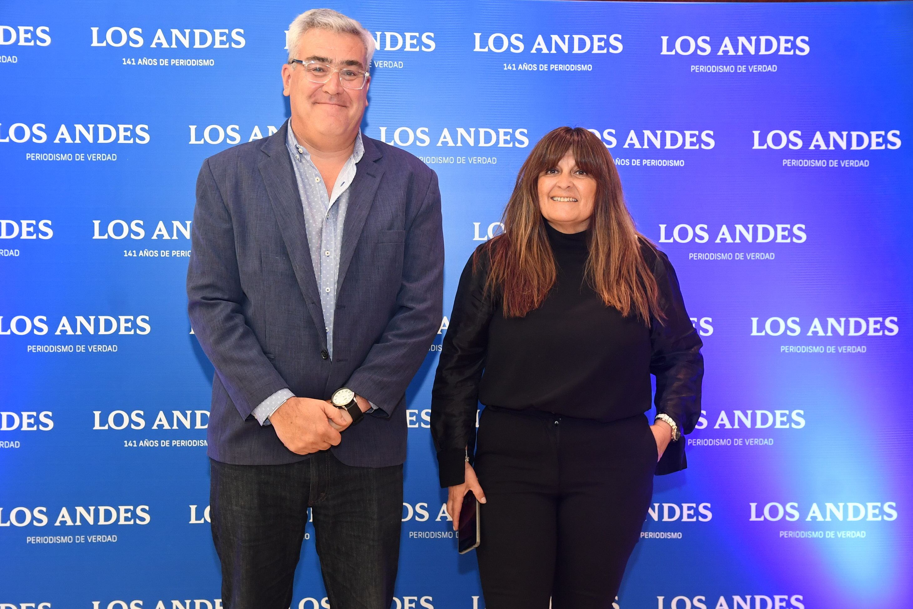 Cristian García, Director de Turismo de la Municipalidad de Maipú y Alejandra Fonzalida, Jefa de departamento de la misma área.