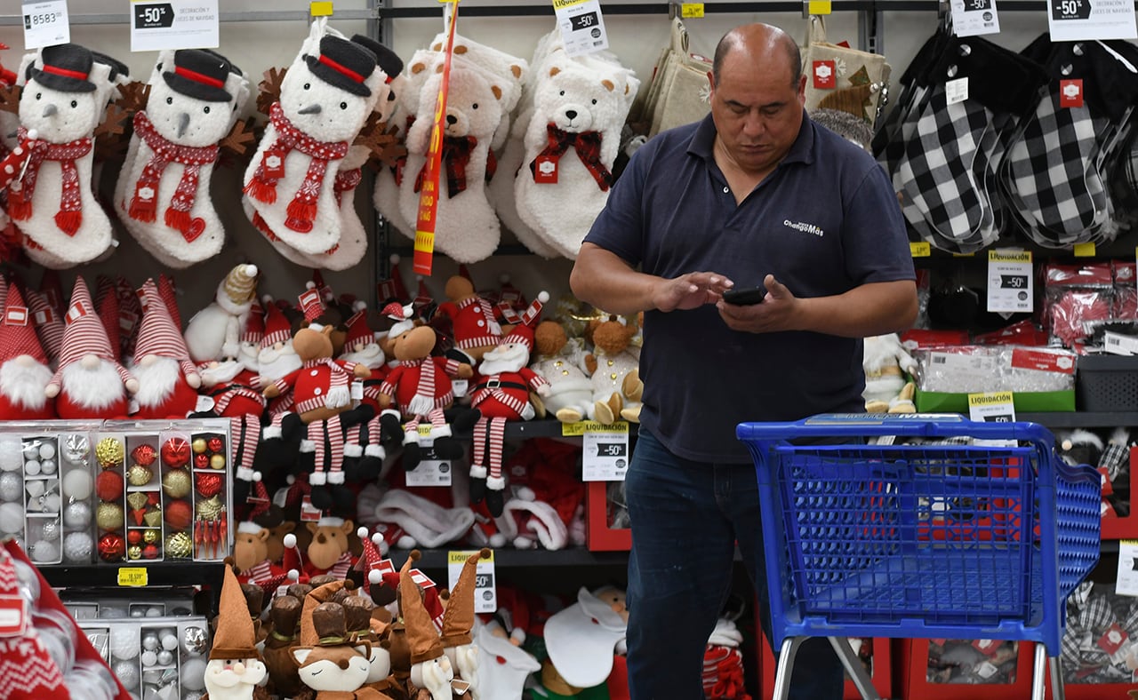 Ya ven en las góndolas de los supermercados productos navideños. Foto: Los Andes