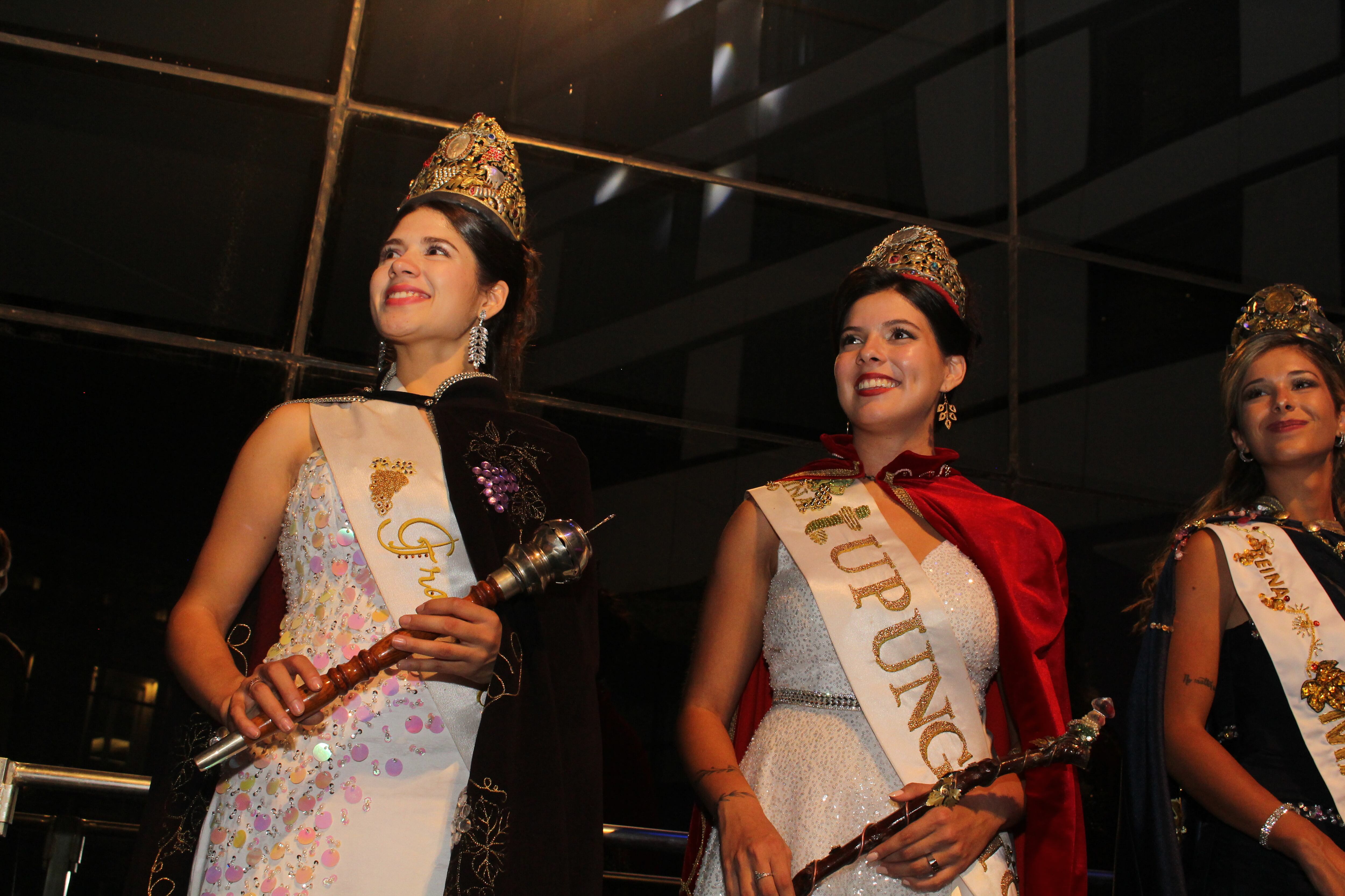 Anabel Gianella Ríos  y Valentina Ortiz