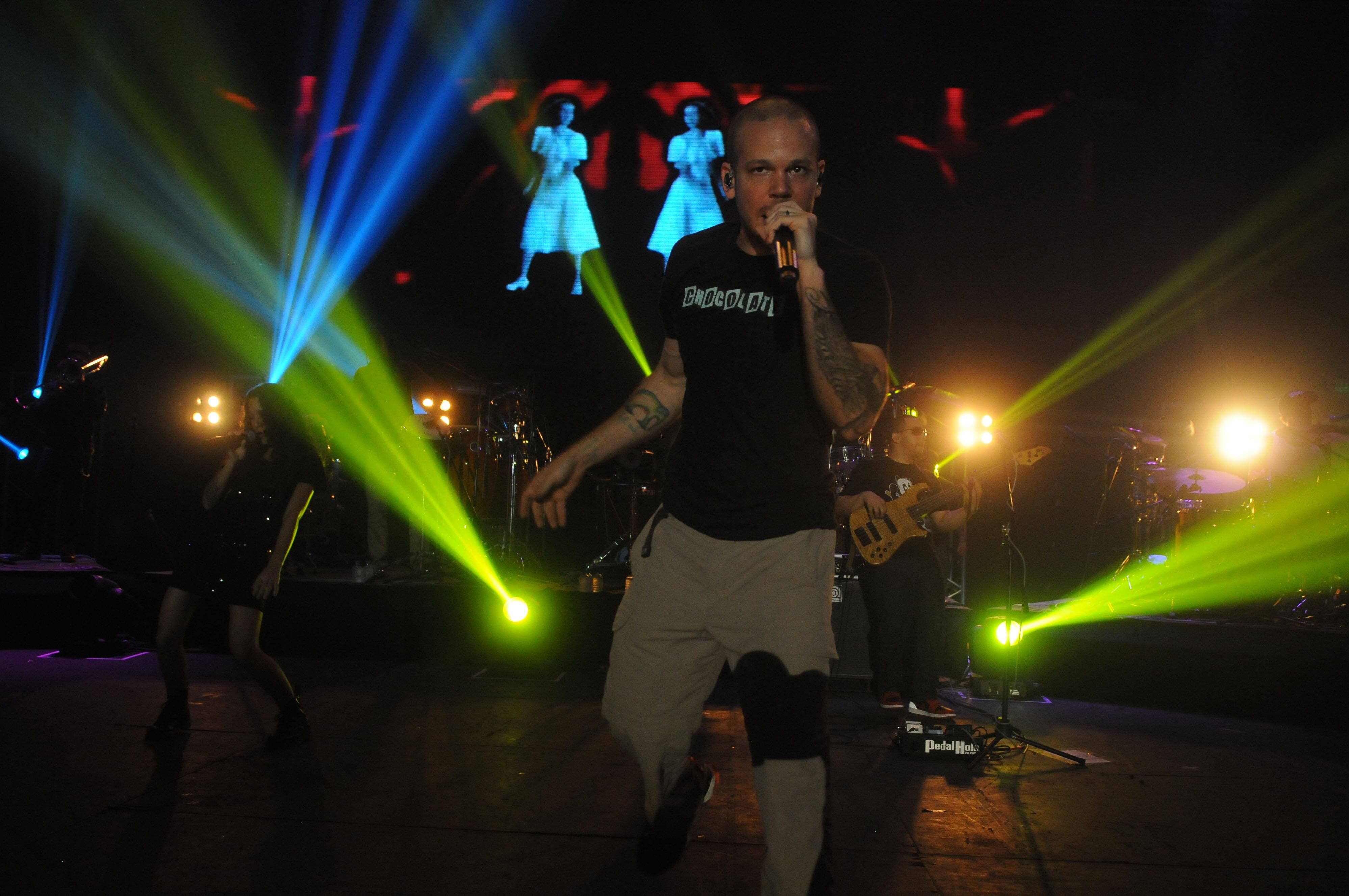 Marzo de 2014 Calle 13 se presentó en el Arena Maipú