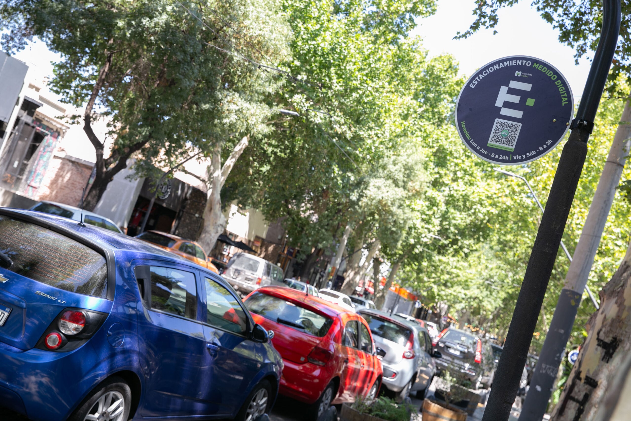 Ulpiano Suarez destacó la gran aceptación del sistema de Estacionamiento Medido Digital a un mes de su aplicación