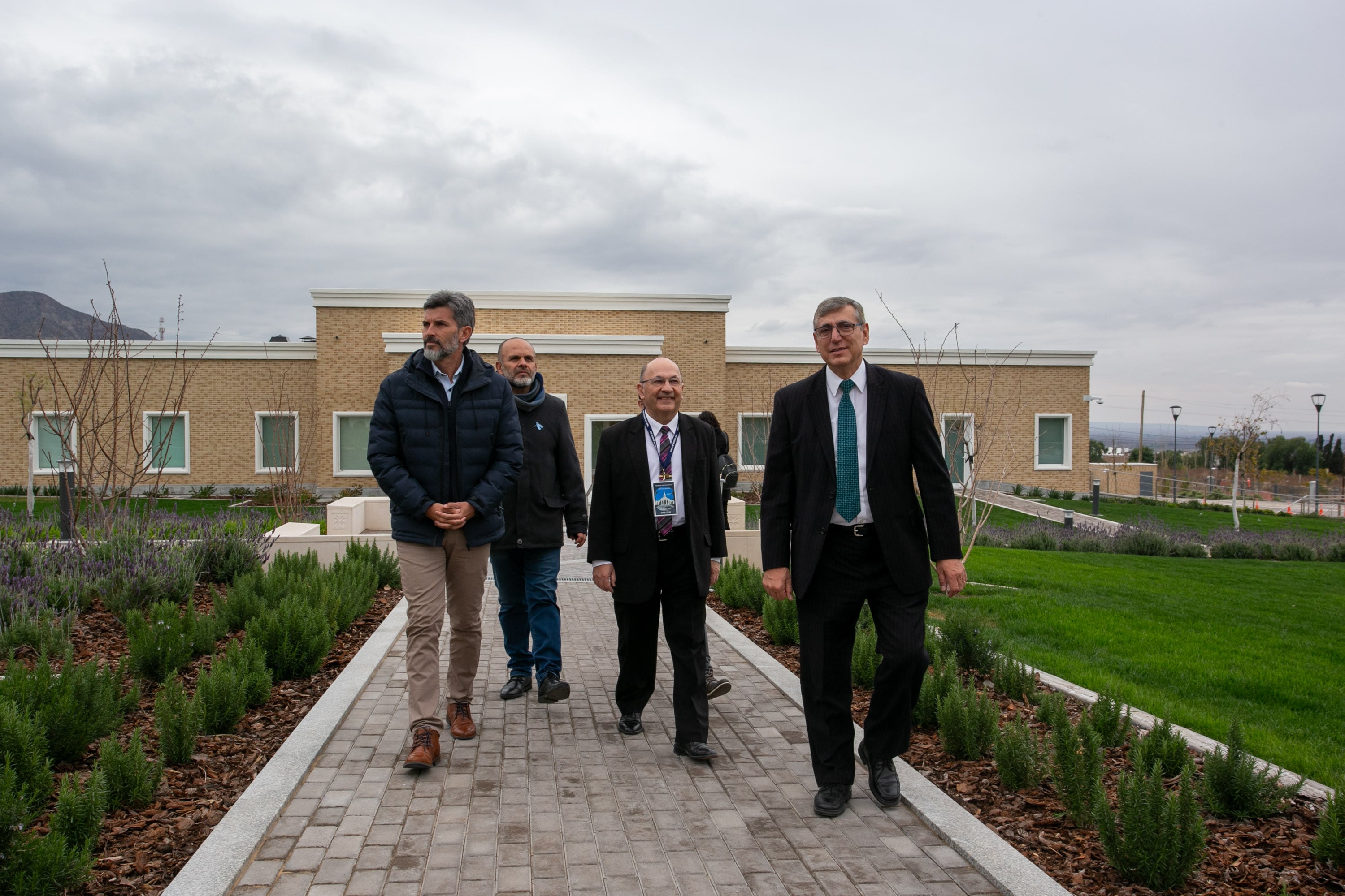 Ulpiano Suarez participó de la apertura del nuevo templo de la Iglesia de Jesucristo de los Santos de los Últimos Días