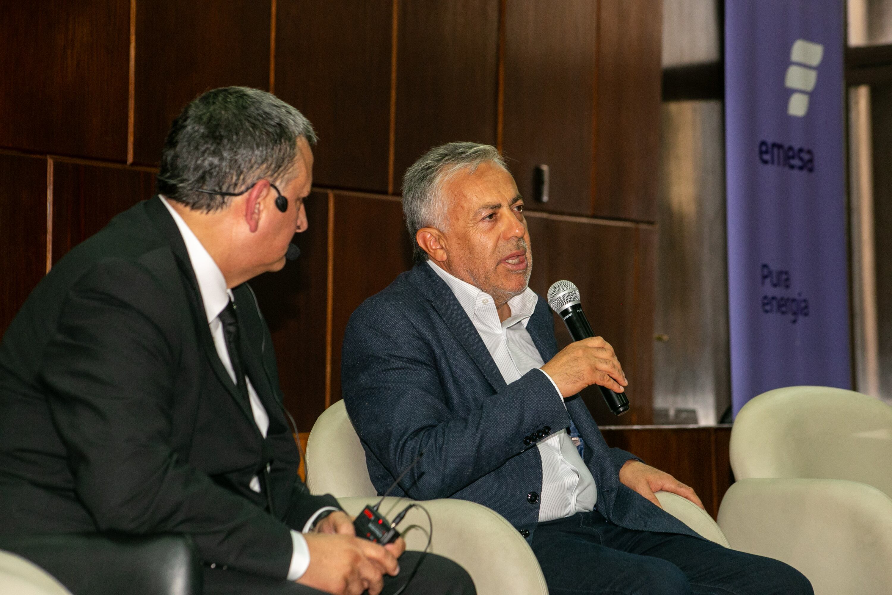 El gobernador Alfredo Cornejo con el CEO de YPF, Horacio Marín, en el Foro de Energía de la UNCuyo. Foto: Gentileza