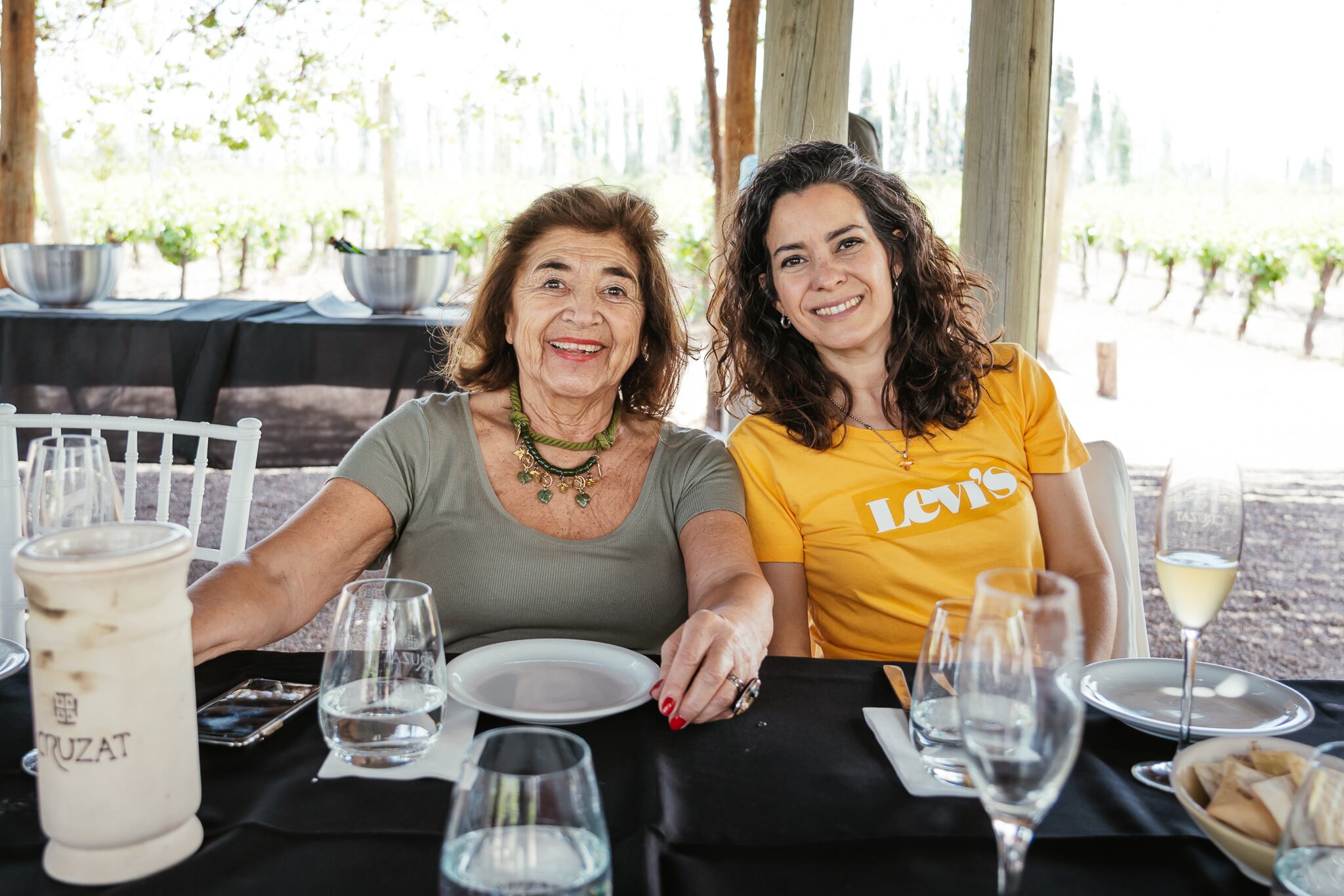 Marta Ceballos y Fernanda Canal.