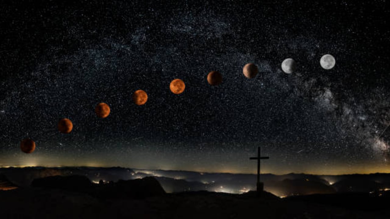 Time-lapse de un eclipse lunar - foto IStock