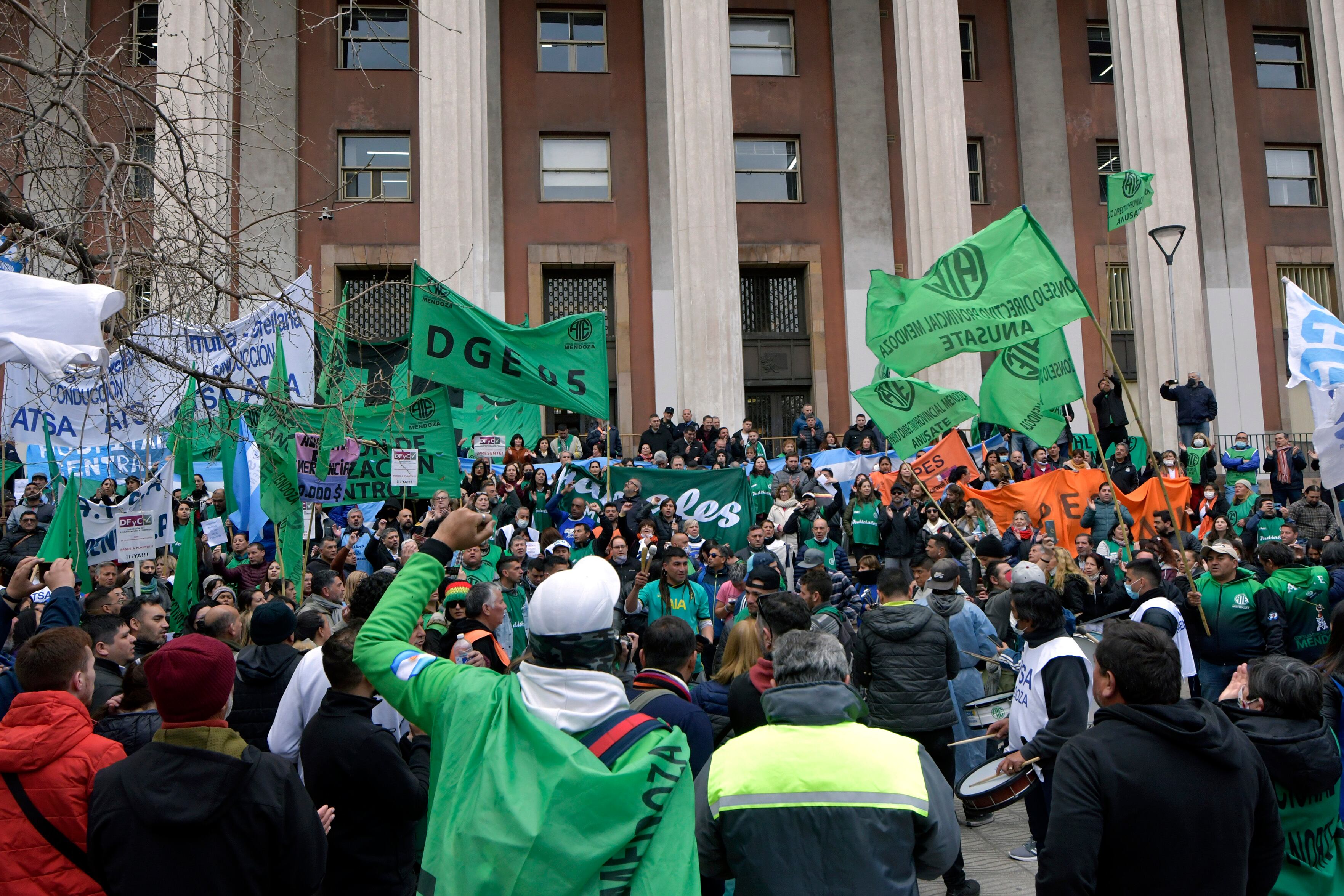 ATE (Asociación Trabajadores del Estado) en Mendoza. Imagen ilustrativa del gremio.
Foto: Orlando Pelichotti / Los Andes