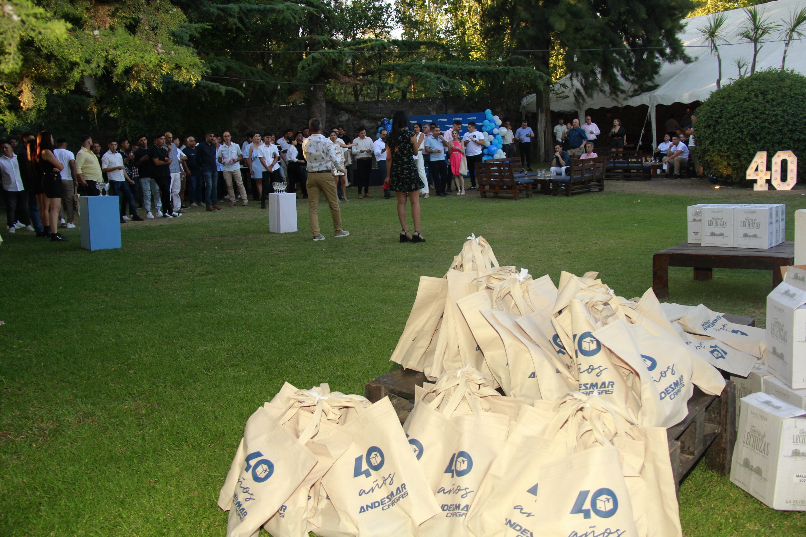 Los juegos empezaron en los jardínes de La Juana. 