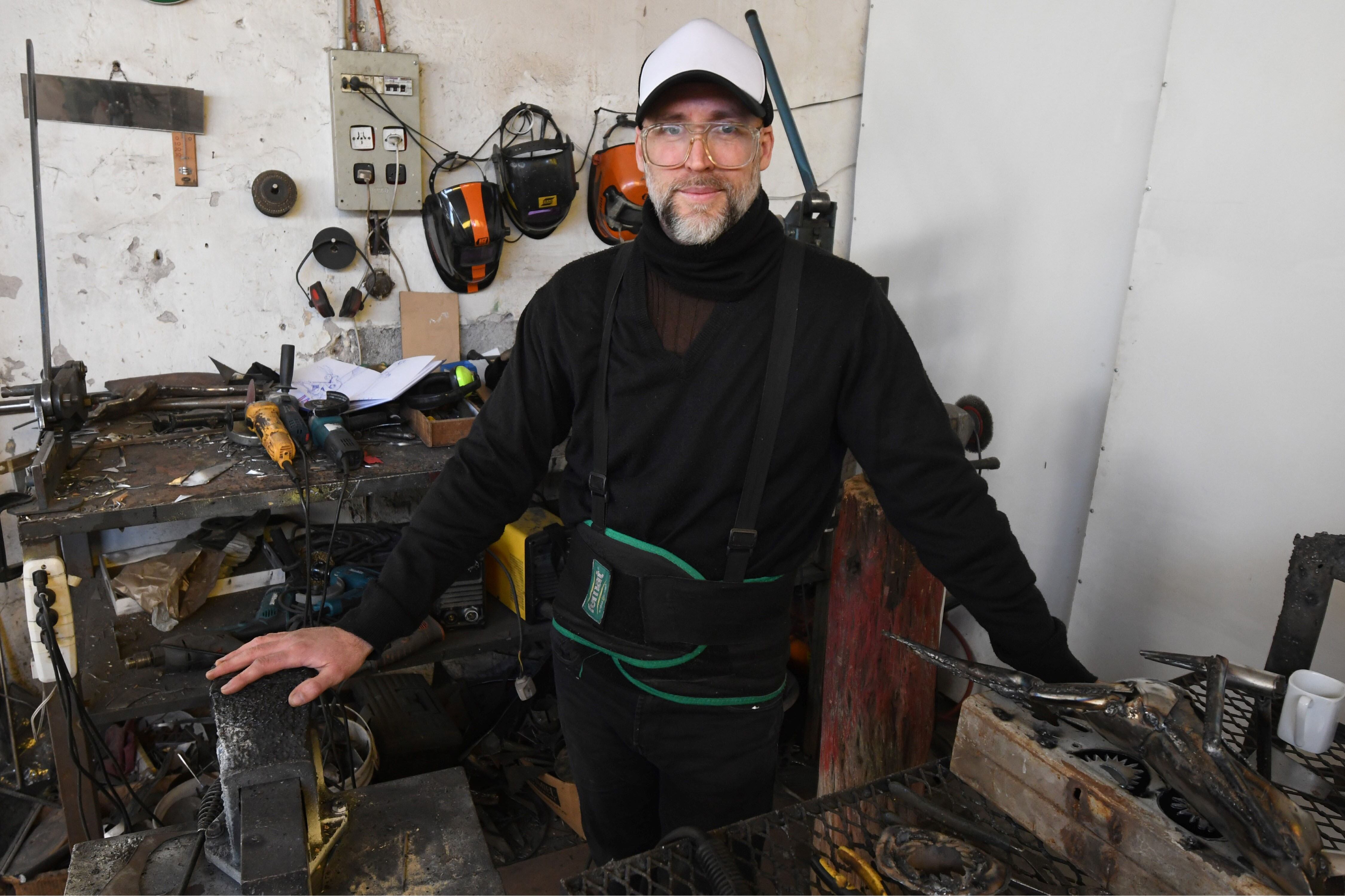 Guillermo Rigattieri es un artista sanrafaelino que eligió el metal para hacer sus esculturas. Foto:José Gutierrez / Los Andes