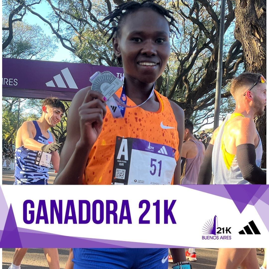  Ruth Chepngetich ganadora de la media maratón. Foto: Maratón de Buenos Aires.