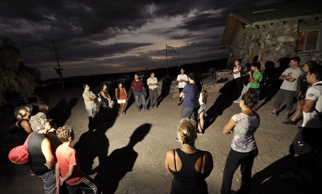 Este sábado la comuna ha organizado un tour nocturno en la Reserva Natural Divisadero Largo.