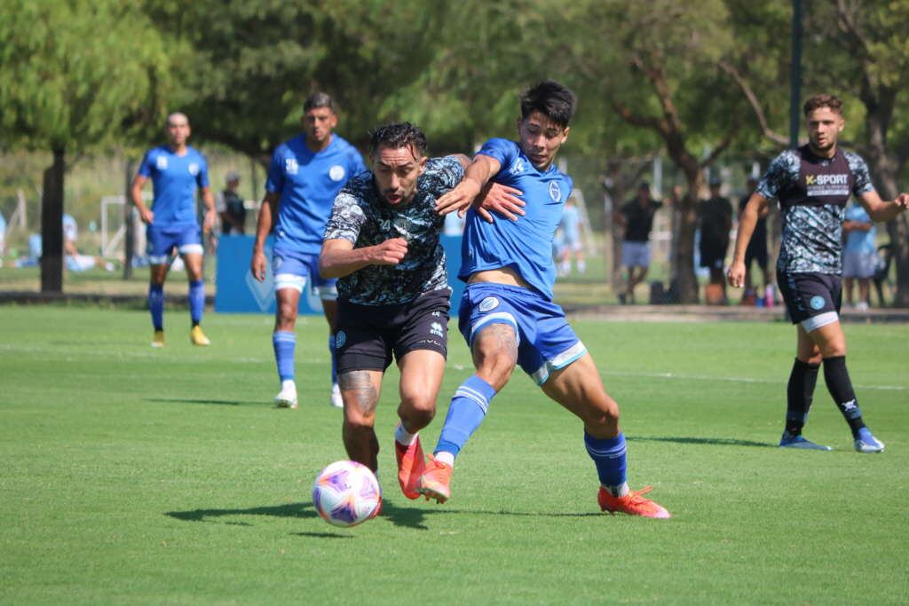 Nico Fernández mostró un buen nivel en los amistosos y se apunta para ser una de las primeras alternativas para el medio de Godoy Cruz / Prensa Club Godoy Cruz.