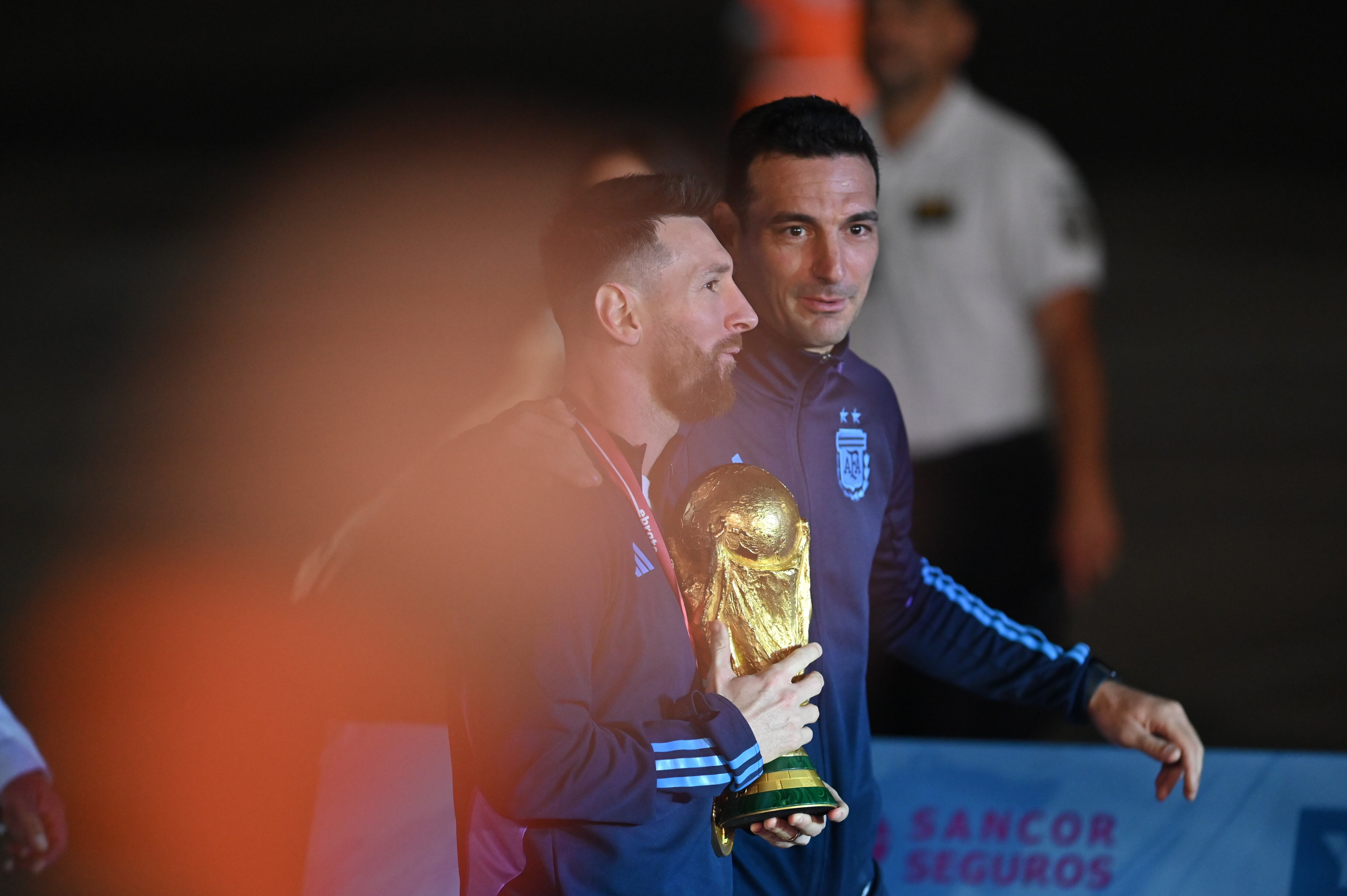 Messi cumplió y trajo la Copa del Mundo a casa. / Foto: Clarín