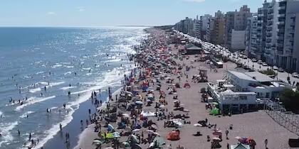 Playa Monte Hermoso. Gentileza: La Nación.