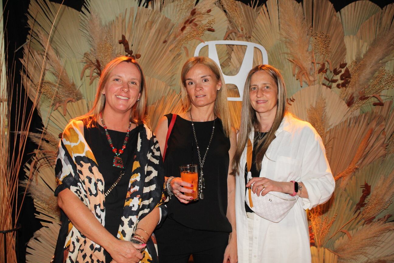 María Gracia Battistini, Romina Rousselle y Gabriela Castellani.