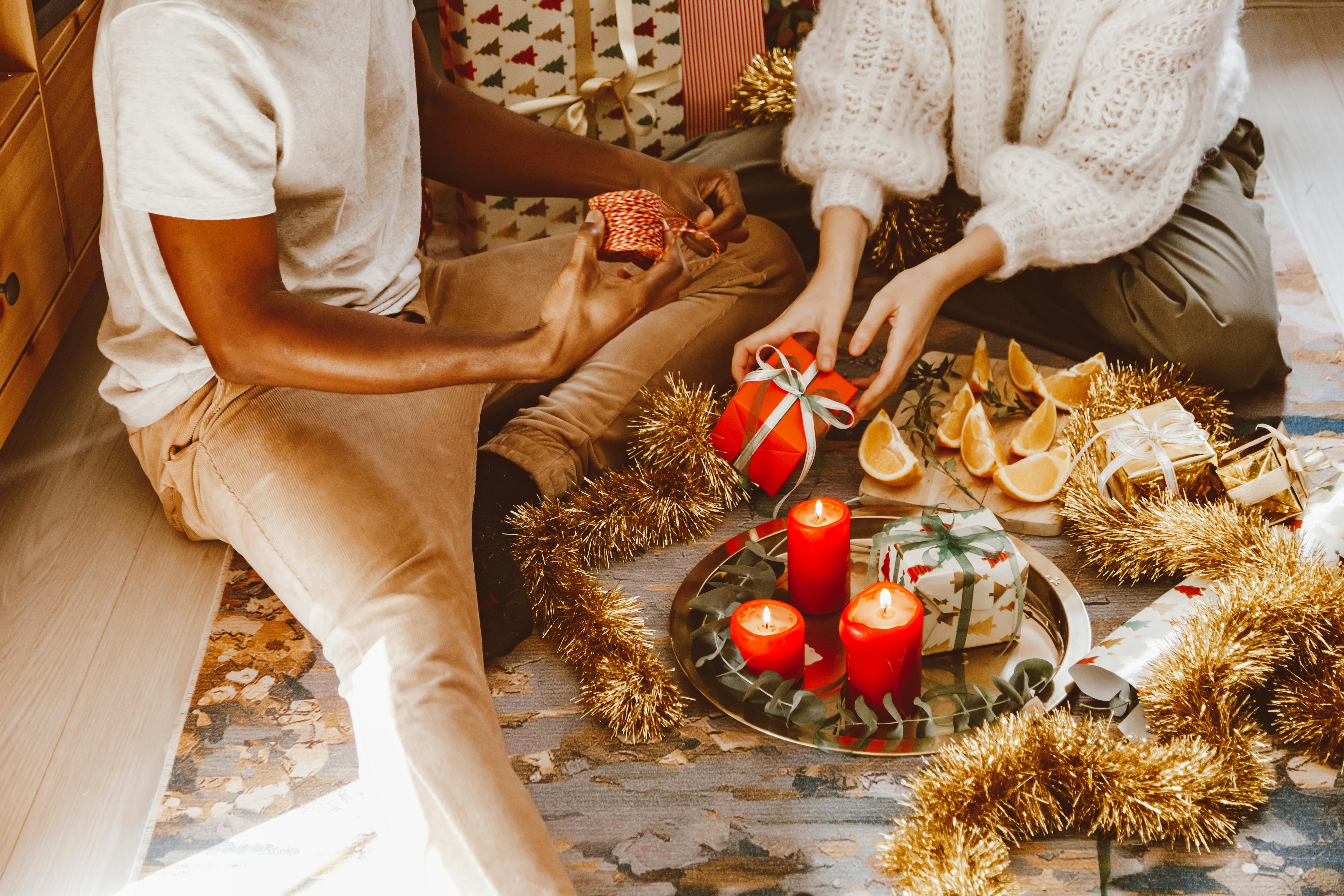 Velas en Navidad. Foto: banco de imágenes Pexels.