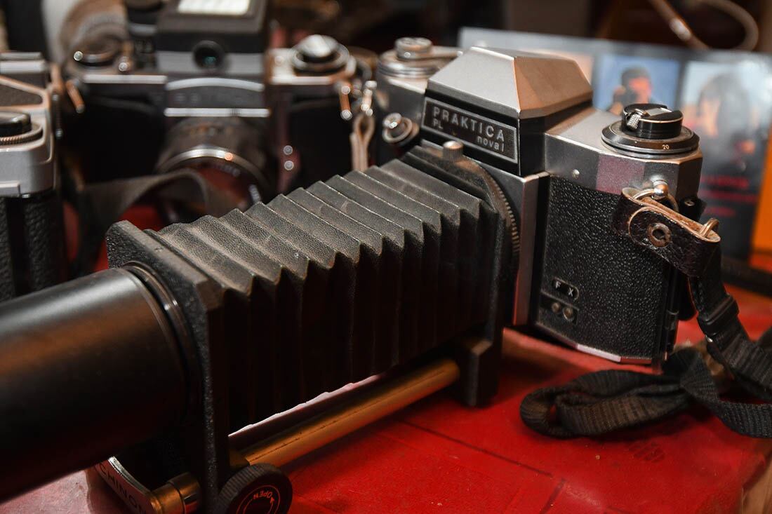 José Alberto Vicente fotógrafo y coleccionista, un jubilado de 68 años que quiere armar un museo fotográfico

Foto: José Gutierrez / Los Andes