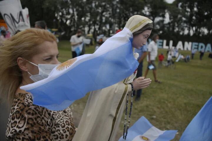 Con imágenes de la Virgen, vecinos se muestran en contra de las iniciativas del Gobierno de expropiar Vicentin