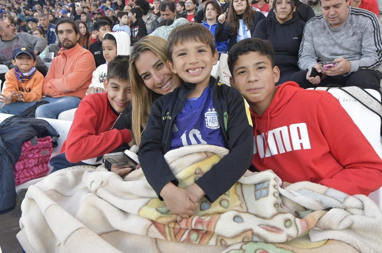 El plato fuerte de la primera jornada del Mundial SUB 20 en Mendoza fue Italia vs. Brasil. Partidazo. / Orlando Pelichotti (Los Andes).