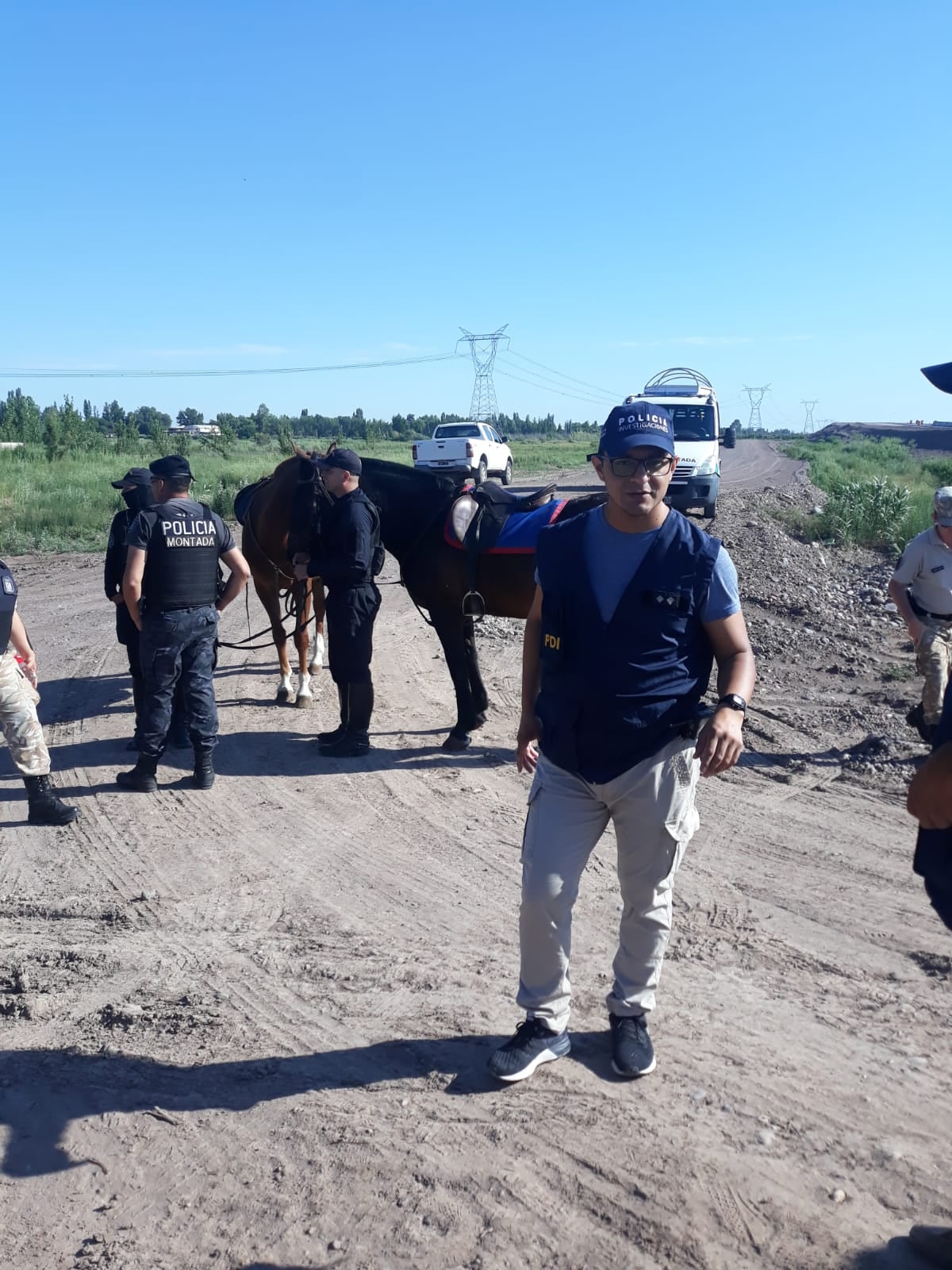 Policía de Montada, trabaja en la búsqueda. / Ministerio de Seguridad.