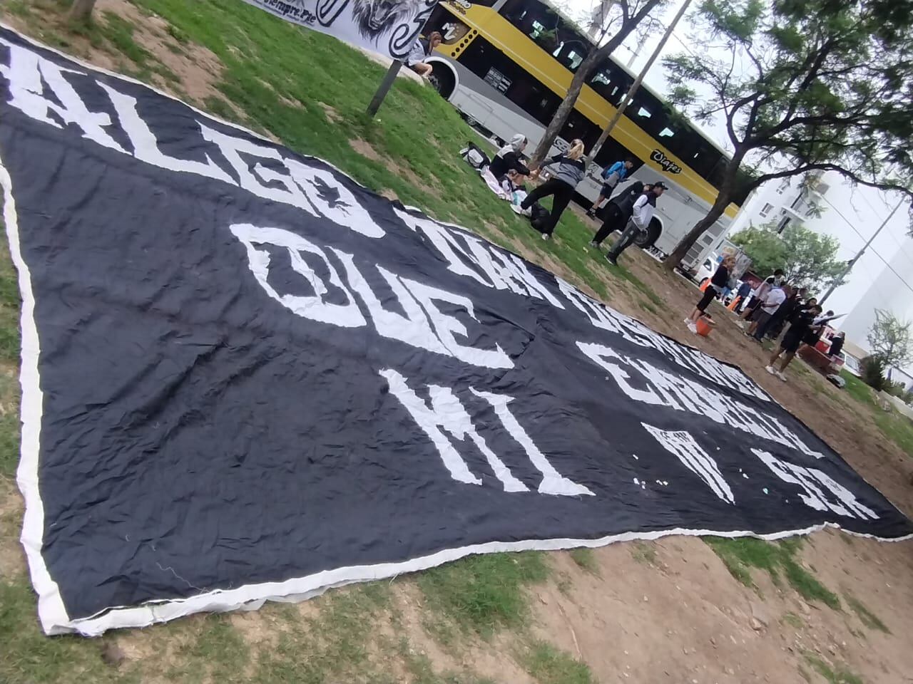 Familias enteras viajaron a Córdoba para alentar al Lobo