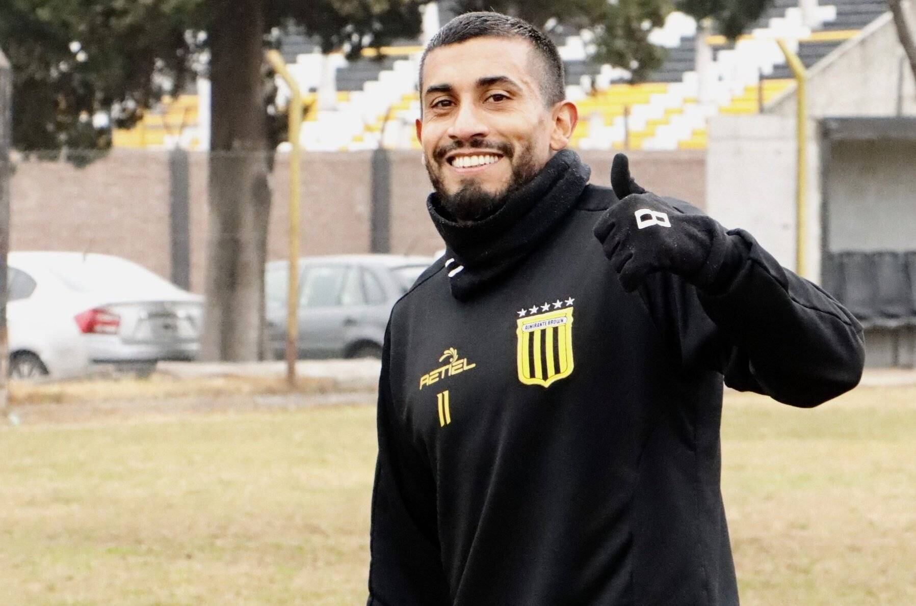 El delantero Cristian Chávez, de Almirante Brown a Godoy Cruz. 