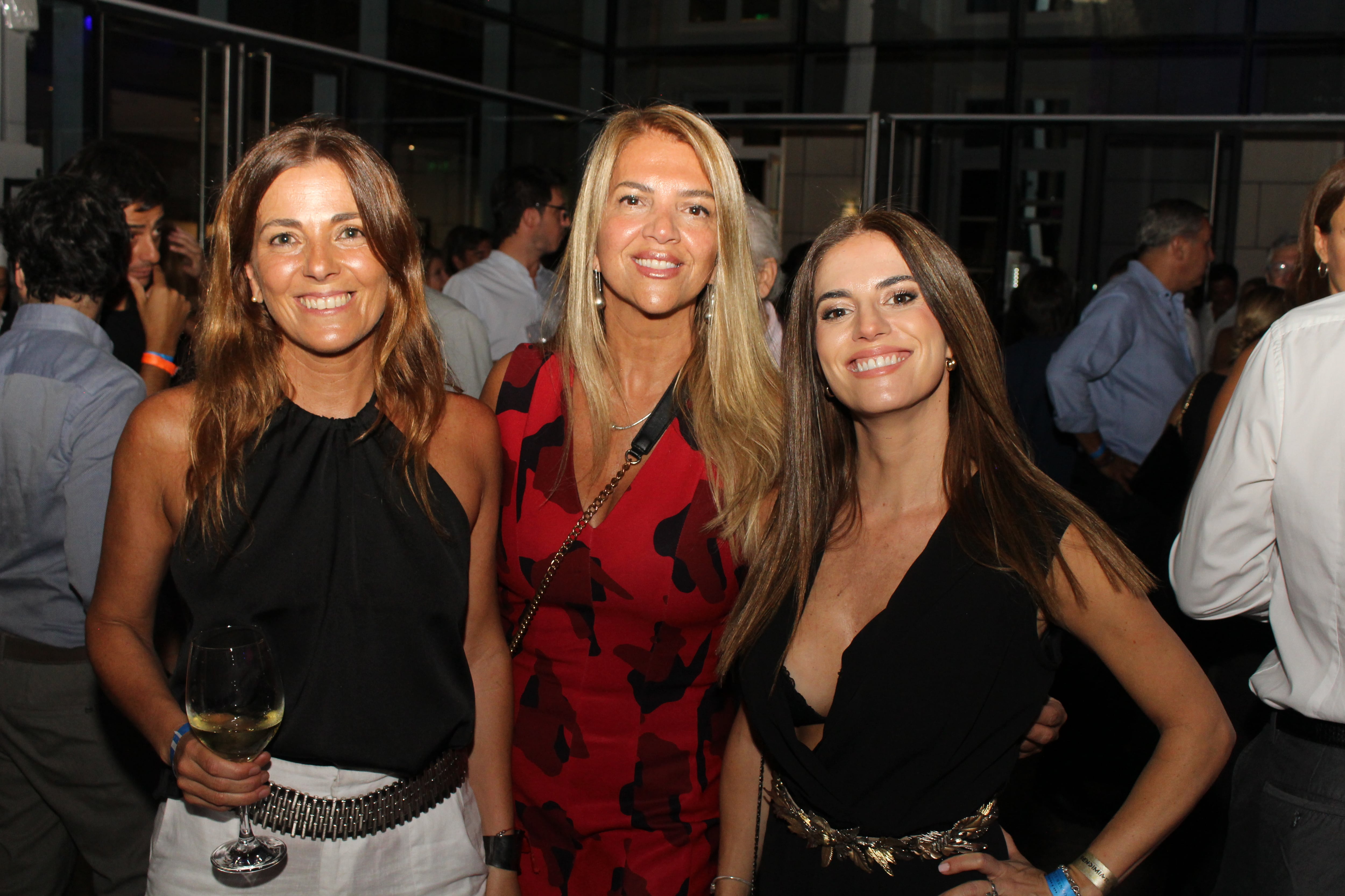 Paola Menegazzo, Tere Correa y María José Correa.