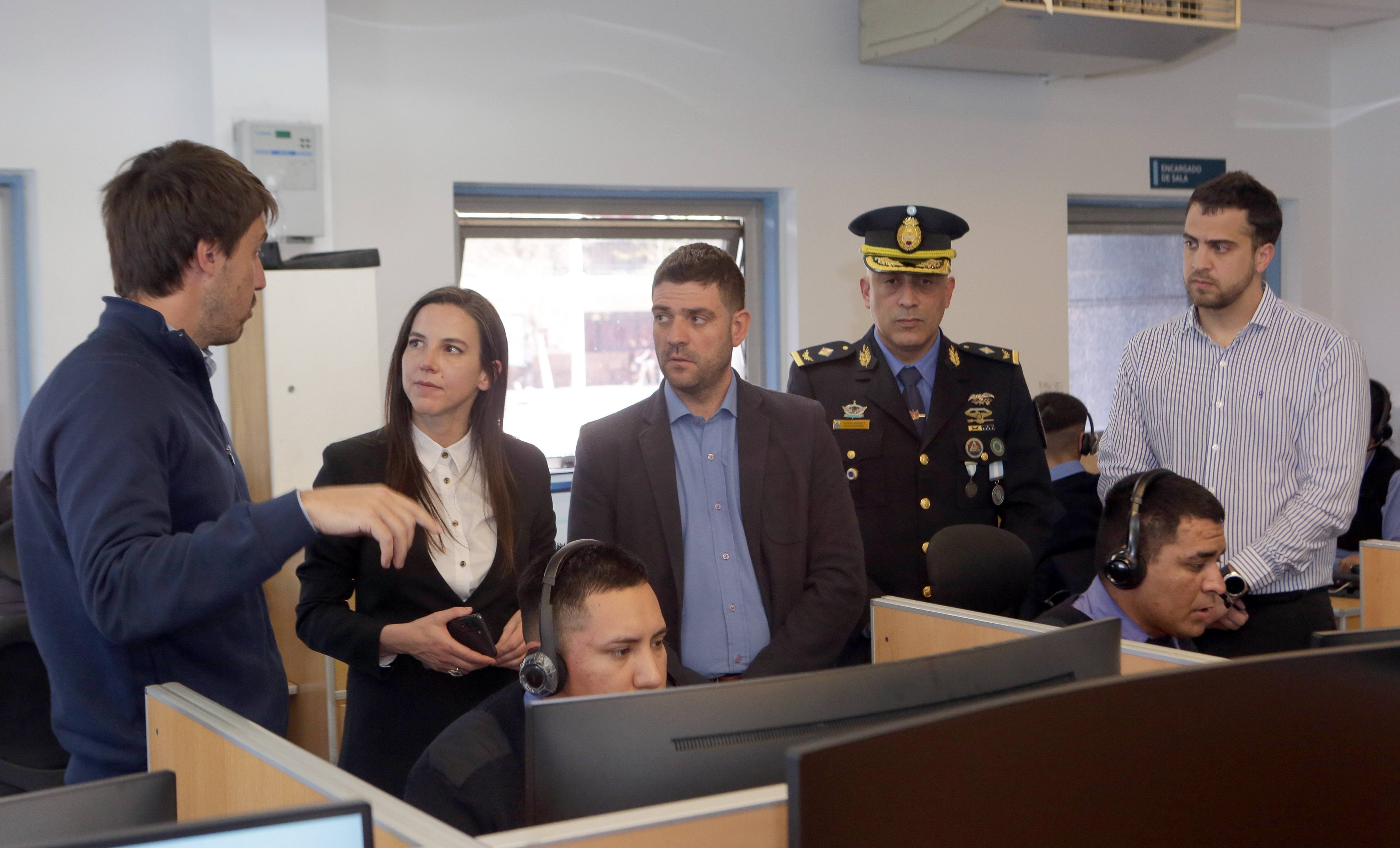 La ministra de Seguridad, Mercedes Rus, inauguró el nuevo sistema de operaciones del 911.