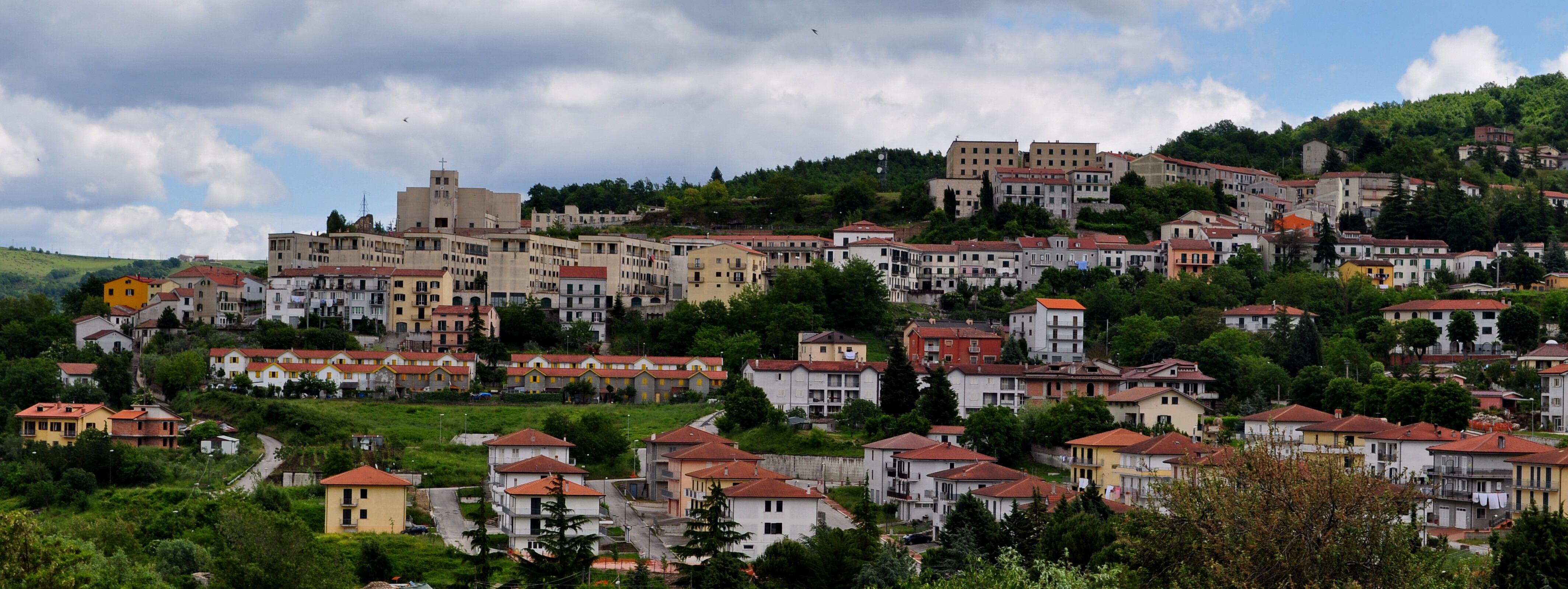 Teora, pueblo de Italia, ubicado a 90 kilómetros de Nápoles.