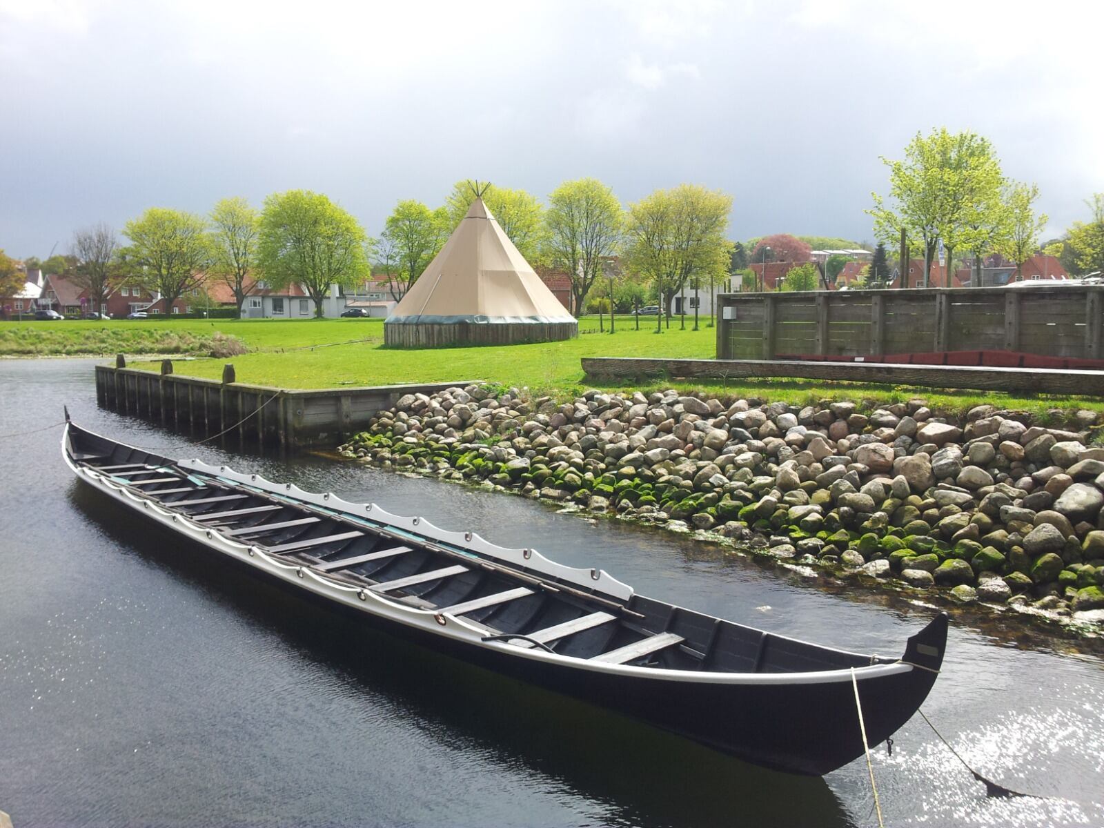 La mendocina que es guía turística entre barcos vikingos y la cuna de la historia de Dinamarca. Gentileza: Carolina Fantozzi.