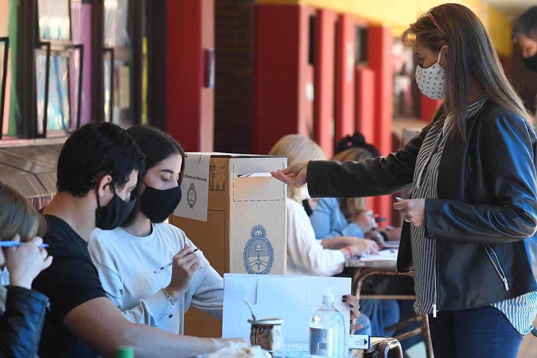 Votación en la escuela Patricias Mendocinas de Ciudad - Foto José Gutiérrez / Los Andes 