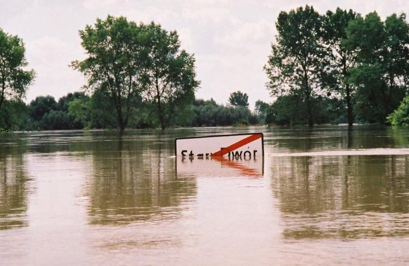 Las fatales inundaciones en Polonia en 1997 y que inspiraron la serie La gran inundación de Netflix