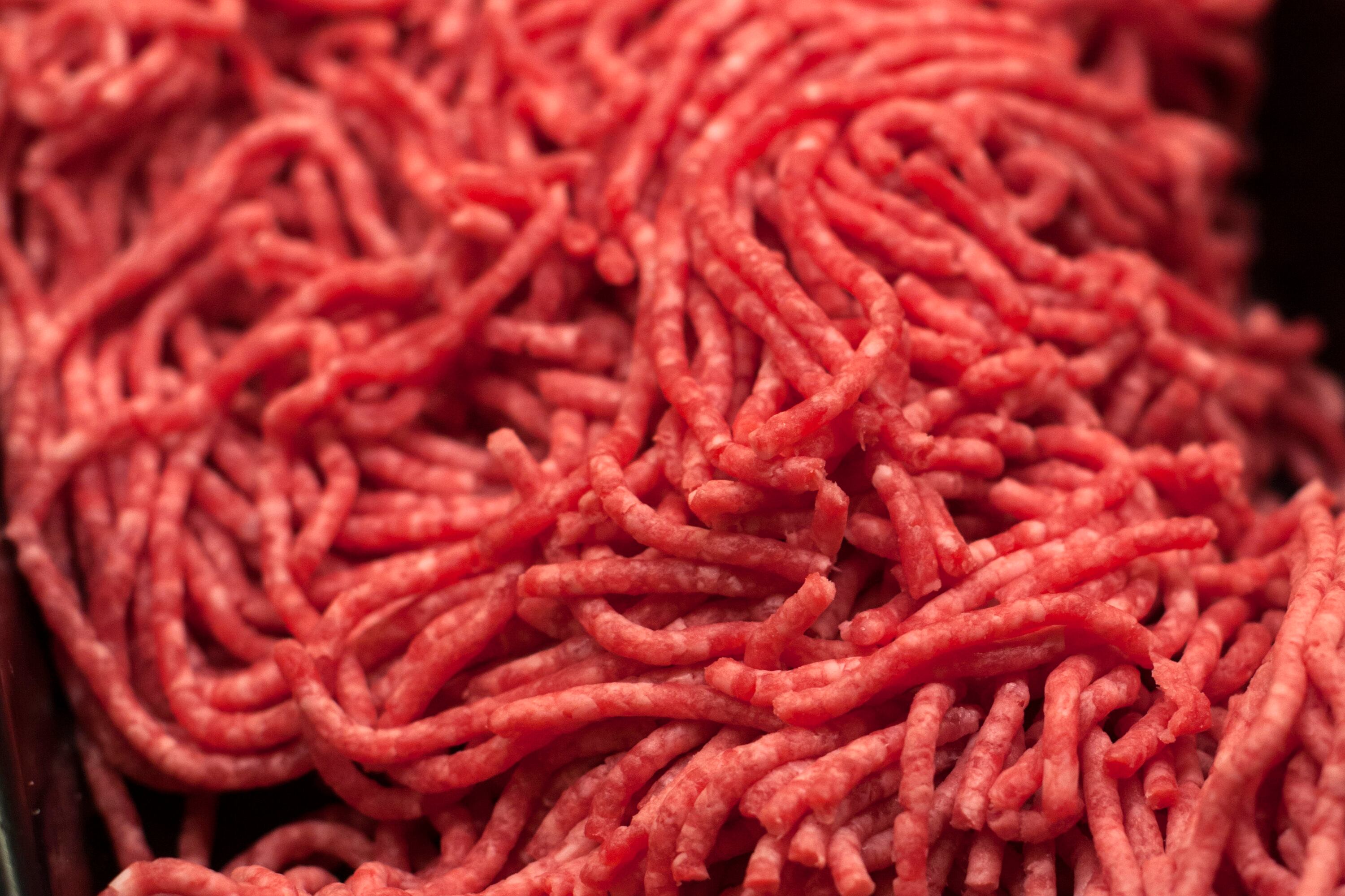 Carne molida es una de las opciones para gastar menos (AP Foto/J. Scott Applewhite, Archivo)