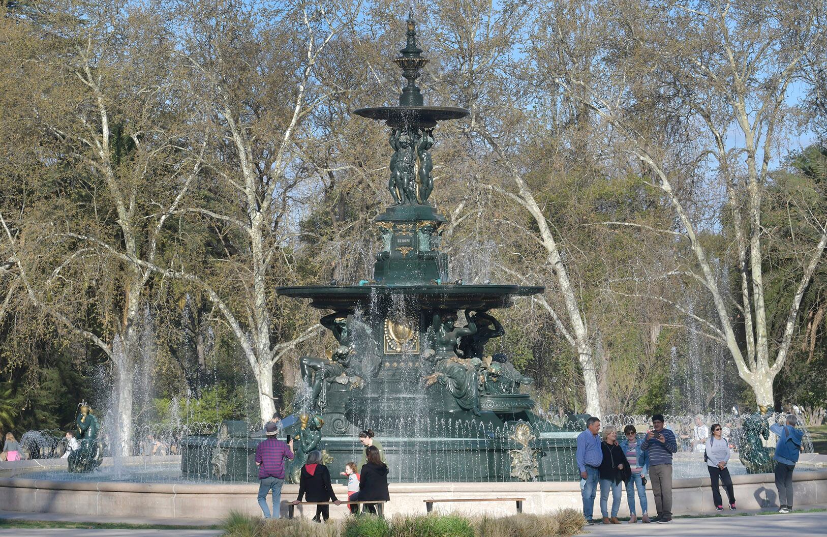 Una imponente la Fuente, de los Continentes fue la visita obligada de la tarde.
Foto: Orlando Pelichotti