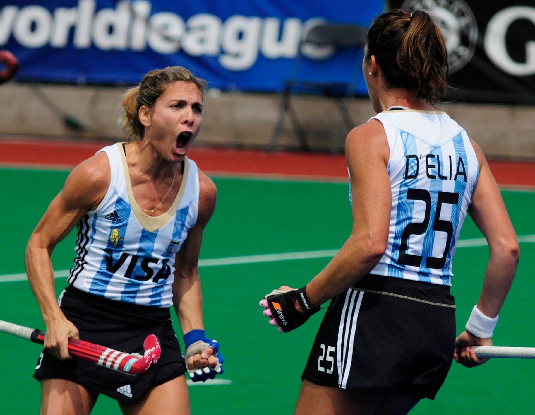 En Londres 2012, Silvina D’Elía y Macarena Rodríguez fueron claves en la columna vertebral de Las Leonas que sumaron la medalla de plata. 
