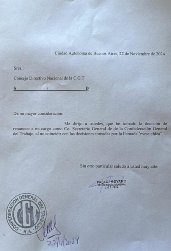 El dirigente de Camioneros presentó su renuncia a la conducción de la CGT.