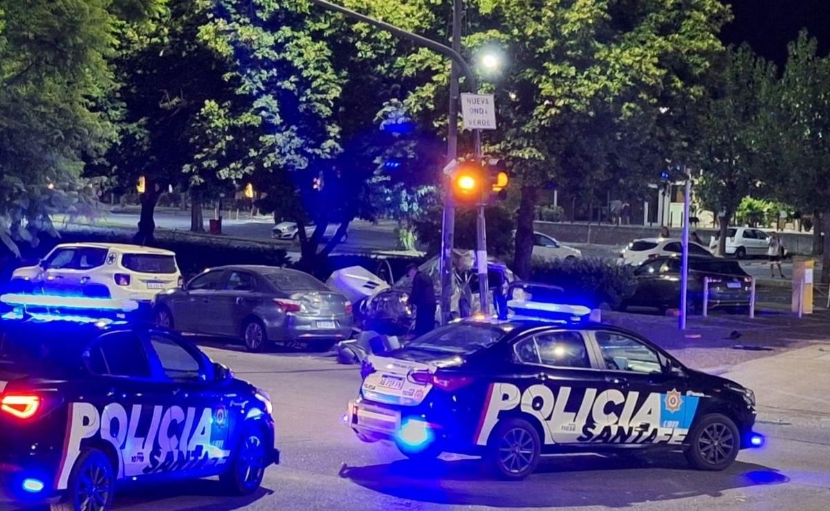 El conductor de 20 años estaba acompañado por una mujer. Foto: Cadena 3.