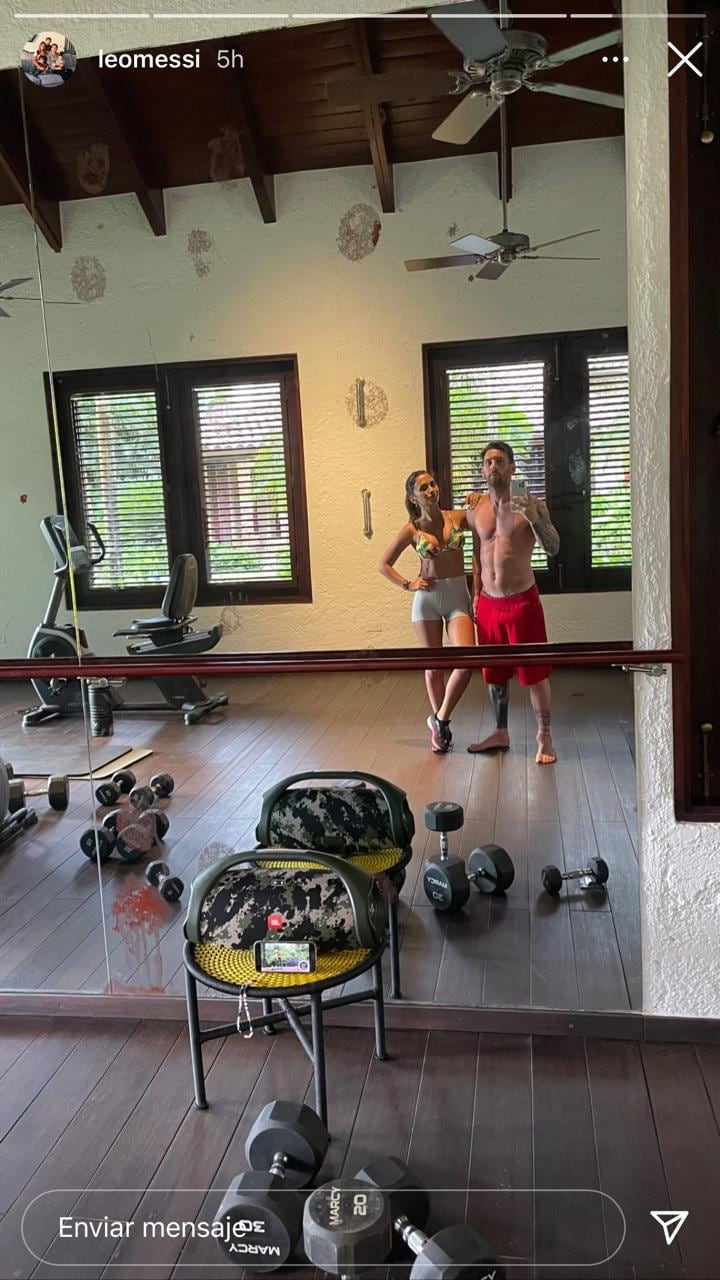 Lio Messi y Antonela entrenan en sus vacaciones.