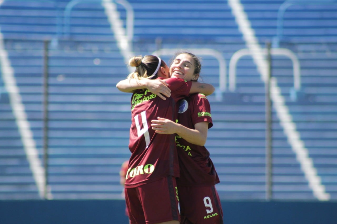 Vero Cabrera, goleadora absoluta. Marcó 3 de los 5 del triunfo ante El Tropezón./Gentileza prensa Godoy Cruz