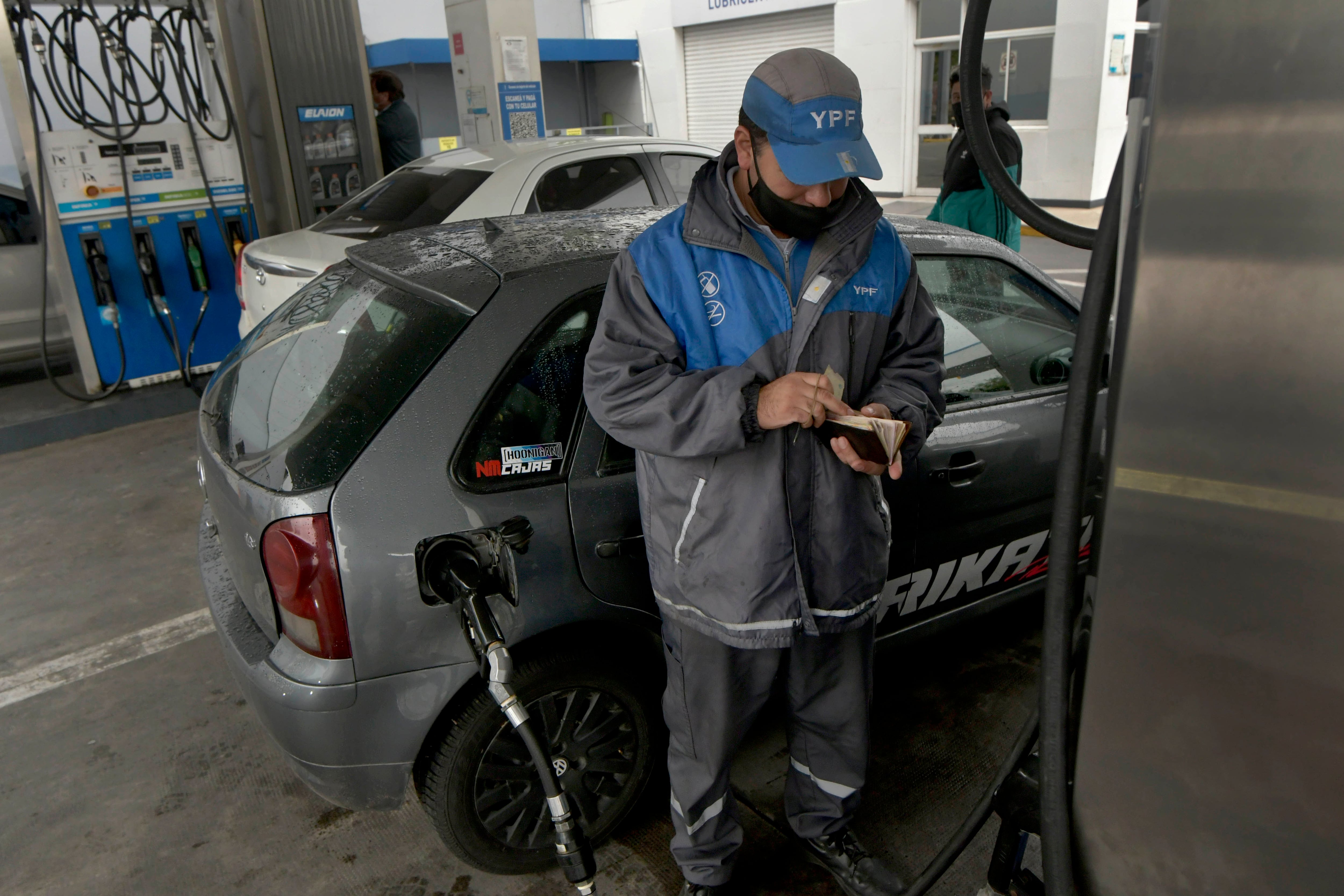  YPF anunció un nuevo ajuste para abril, en torno al 5%