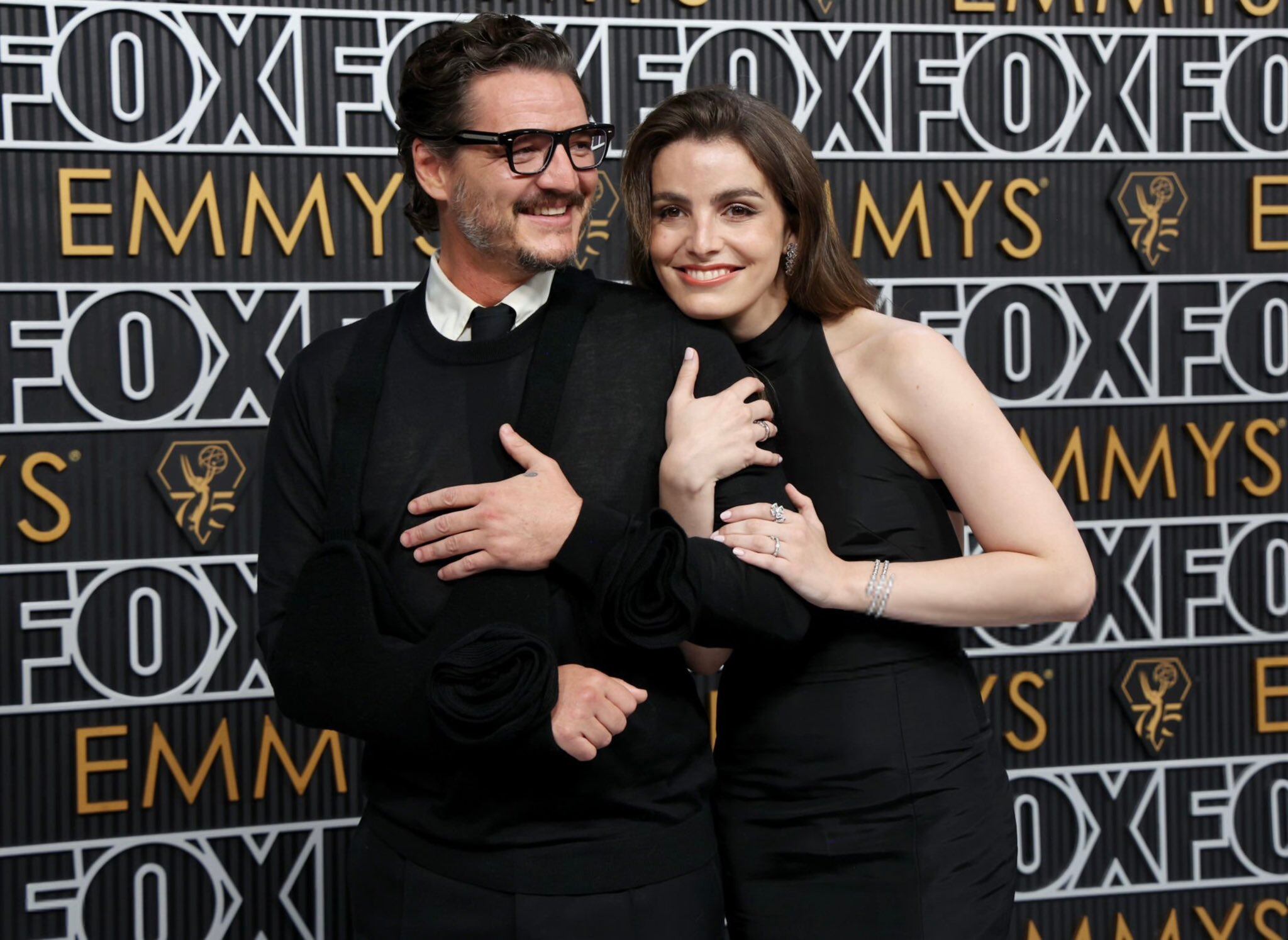 Pedro Pascal fue acompañado de su hermana Lux a los Emmy