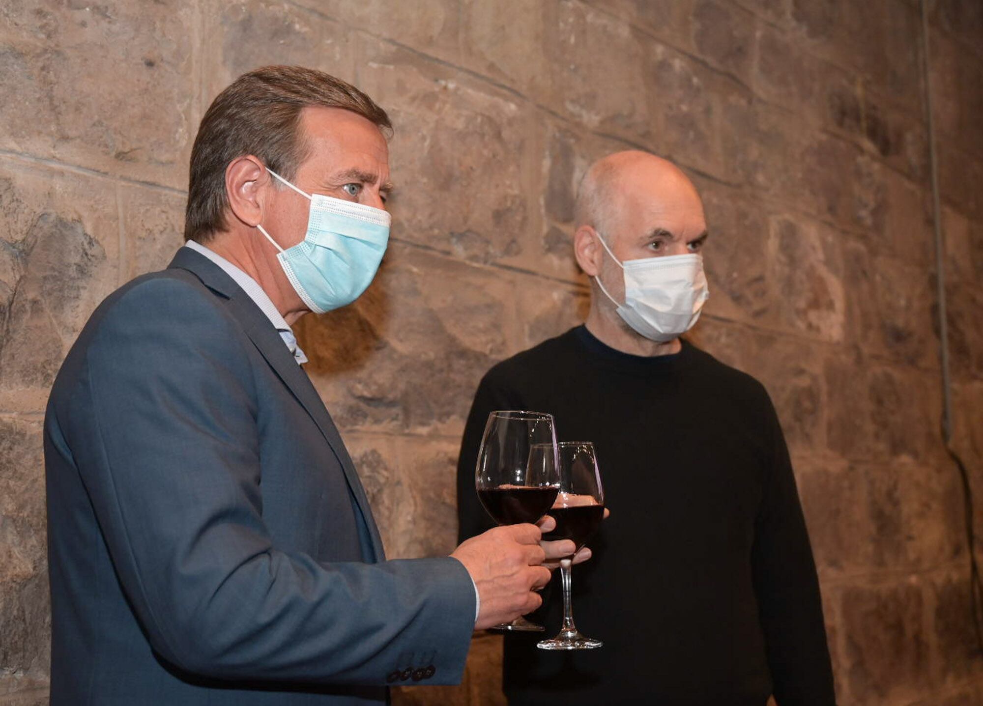 Rodolfo Suarez y Horacio Rodríguez Larreta presentaron el Distrito del Vino porteño en La Enoteca de Mendoza en 2021