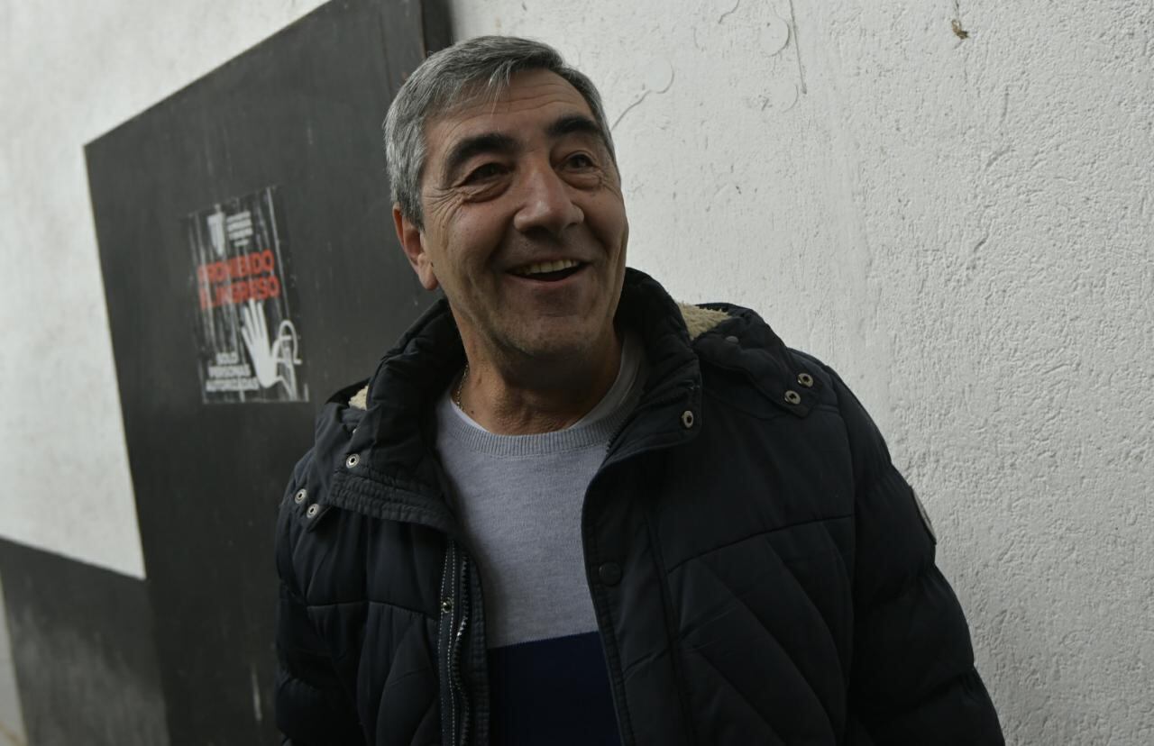 Carlos Castro, presidente de Independiente Rivadavia, se mostró feliz por una nueva edición del clásico del fútbol de Mendoza. /  Foto: Orlando Pelichotti (Los Andes).