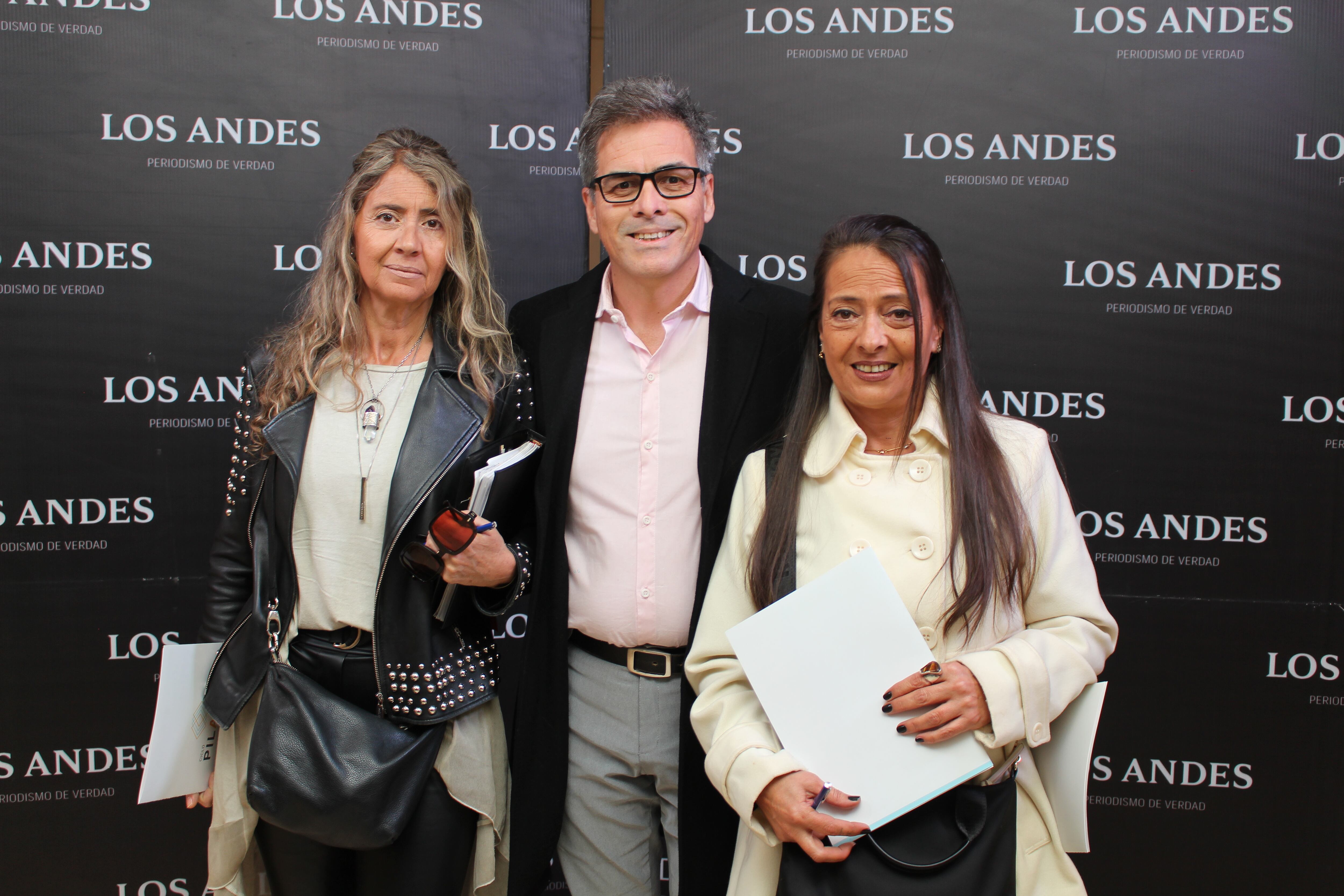 Elsa Almada, Raúl Ahumada y Ana Almada.