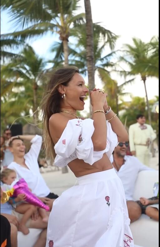 Pampita festejó su cumpleaños en México con sus hijos, familiares y amigos