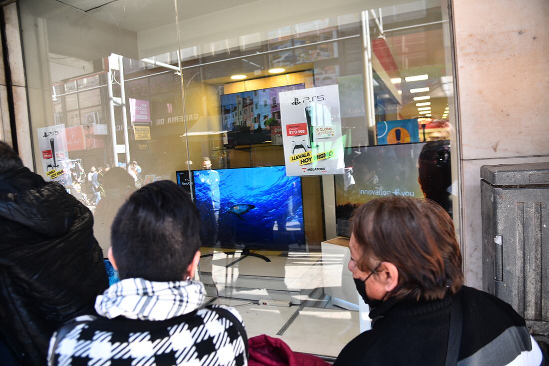 Venta de televisores por el mundial de futbol promociones en locales de electrodomesticos   Foto: (Pedro Castillo / La Voz)