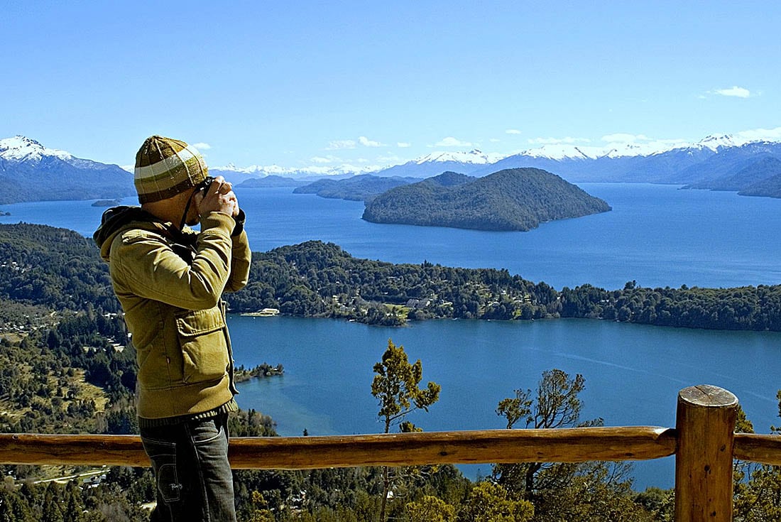 Llegaron a pasar sus vacaciones a un hotel de Bariloche y se encontraron con que habían sido estafados.