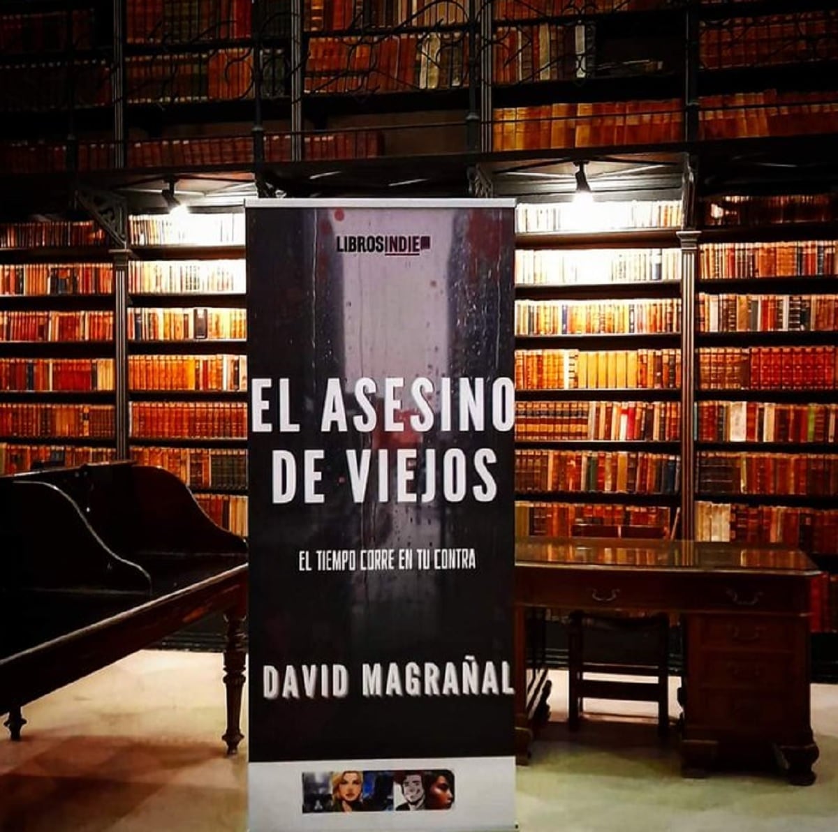 La presentación de esta novela, convocada el pasado miércoles en la Biblioteca Municipal de Jerez, España, resultó ser un evento completamente desierto. (Foto: Twitter David Magrañal)