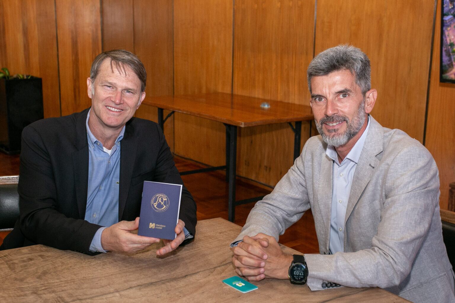 Ulpiano Suarez recibió a Andrés Palau en la Ciudad de Mendoza